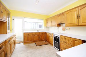 Kitchen- click for photo gallery